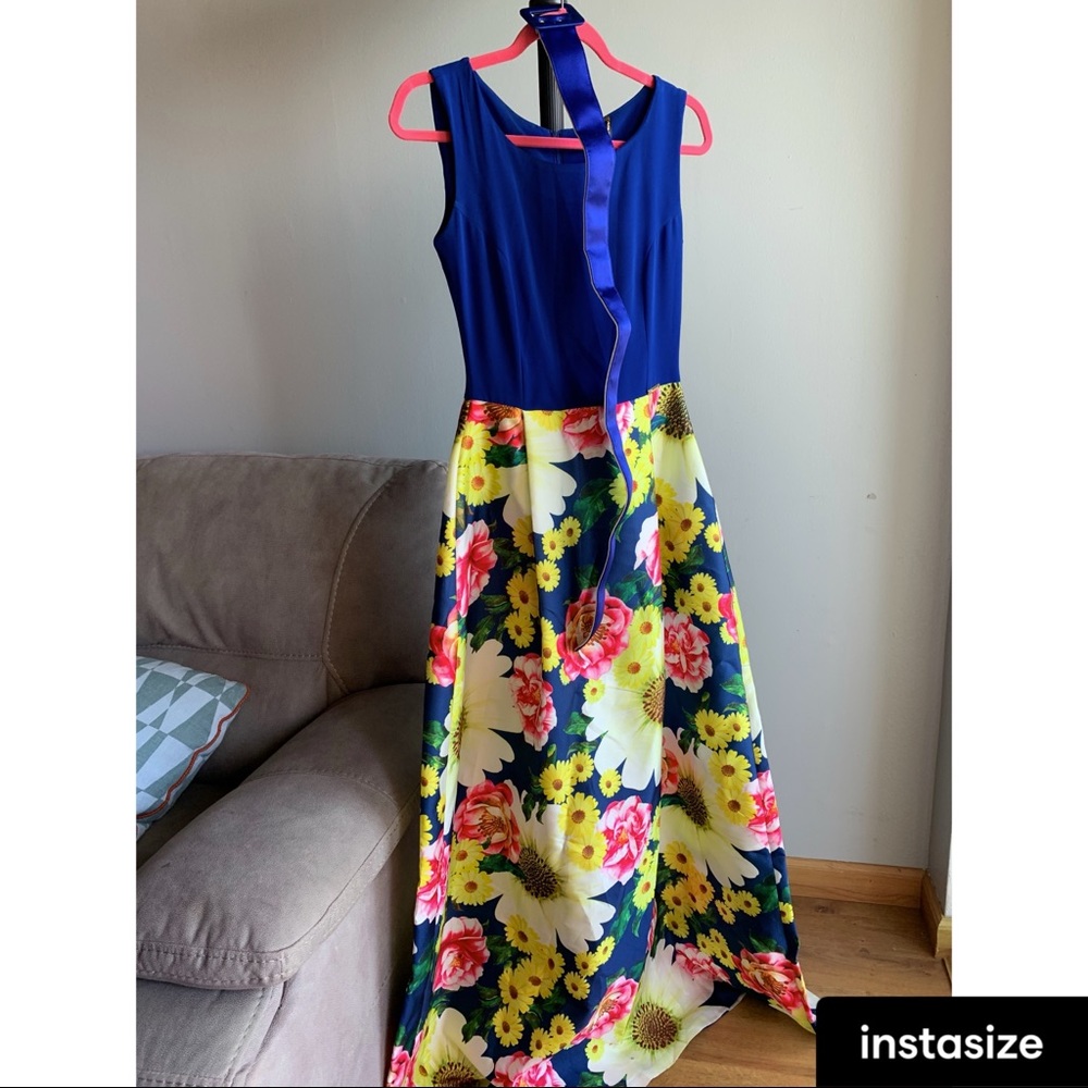 Floral maxi dress with belt